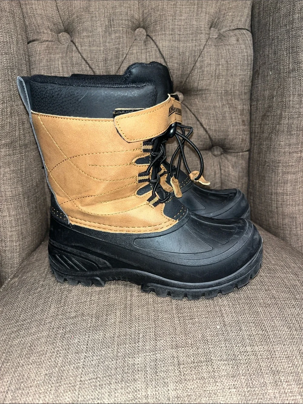 Khombu Abrams winter boots boys size 2
